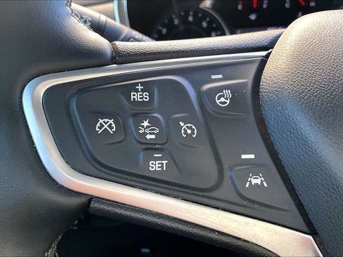 Used 2023 Chevrolet Equinox Premier image 25