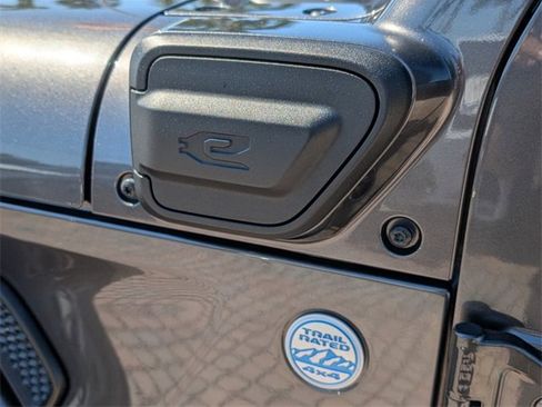 Used 2022 Jeep Wrangler Unlimited Sahara w/ Cold Weather Group image 21