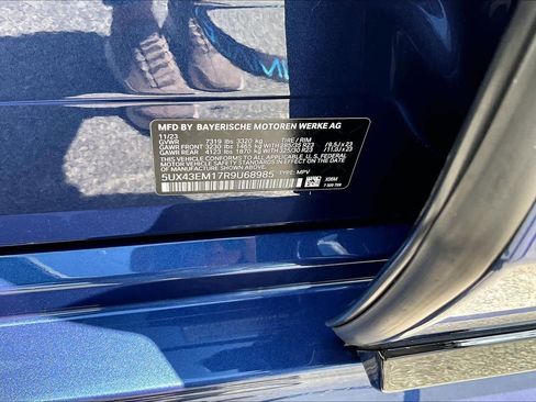 Certified 2024 BMW ALPINA XB7 AWD/4WD image 39