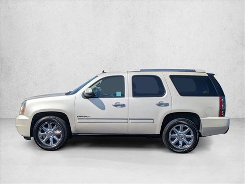 Used 2012 GMC Yukon Denali RWD image 9