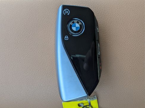 Used 2023 BMW X7 xDrive40i w/ Parking Assistance Package AWD/4WD image 31