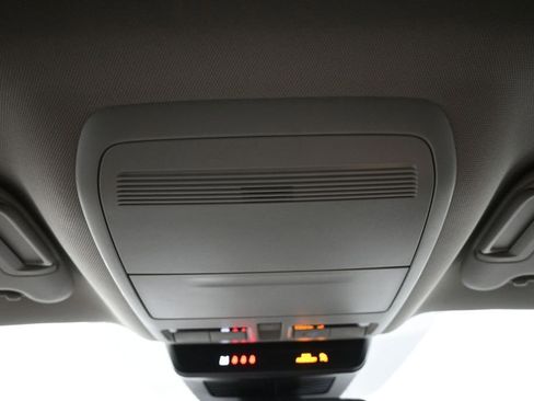 Used 2025 MAZDA CX-50 AWD 2.5 S w/ Premium Package image 17