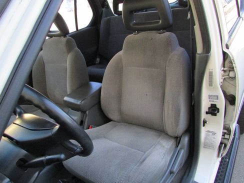 Used 1999 Isuzu Rodeo LS RWD image 23