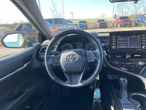 Used 2023 Toyota Camry SE image 16