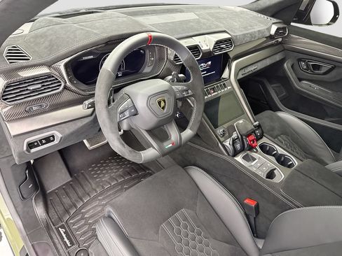 Used 2024 Lamborghini Urus Performante AWD/4WD image 9