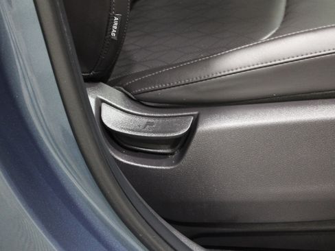 Used 2023 Kia Carnival EX FWD image 21