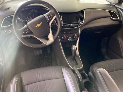Used 2020 Chevrolet Trax LT w/ LT Convenience Package FWD image 26
