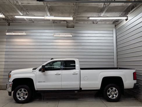 Used 2017 GMC Sierra 3500 SLE w/ SLE Fleet Preferred Package image 8