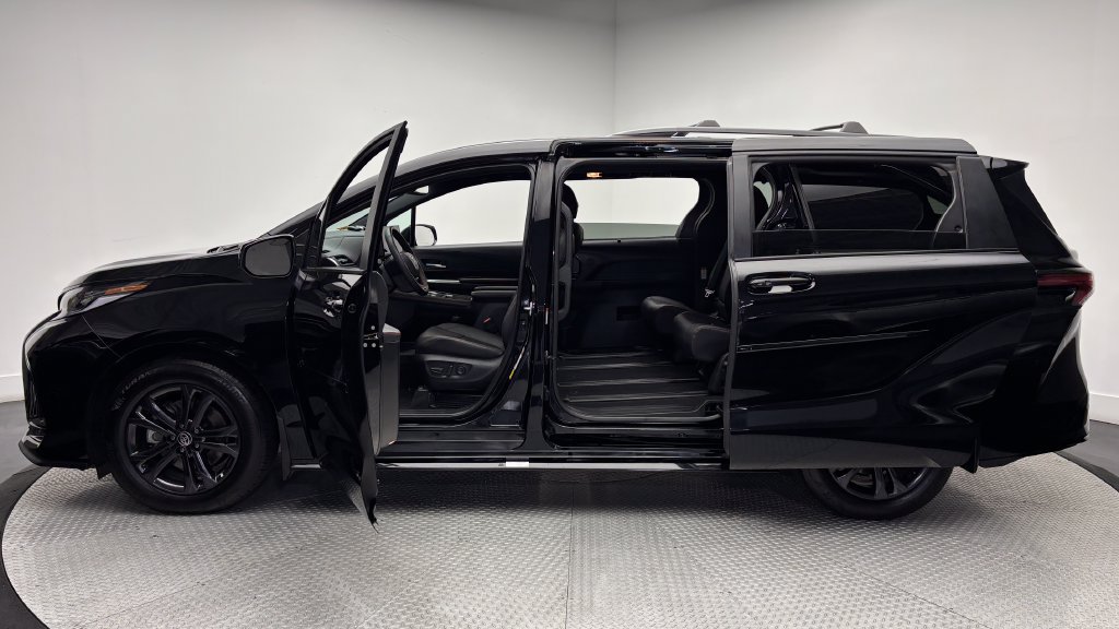 Certified 2026 Toyota Sienna XSE AWD/4WD image 19
