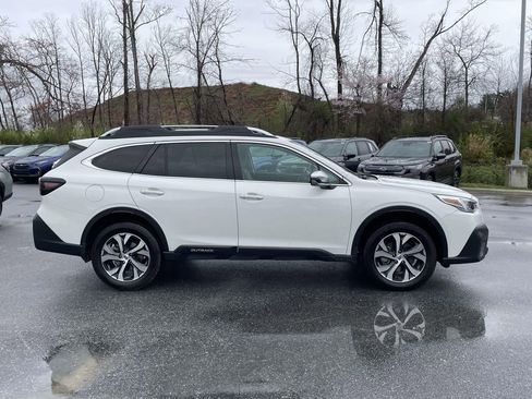 Used 2022 Subaru Outback Touring w/ Popular Package #2 image 29