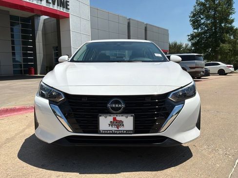 Used 2025 Nissan Sentra SV FWD image 3