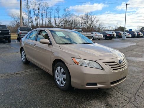 Used 2009 Toyota Camry LE image 3