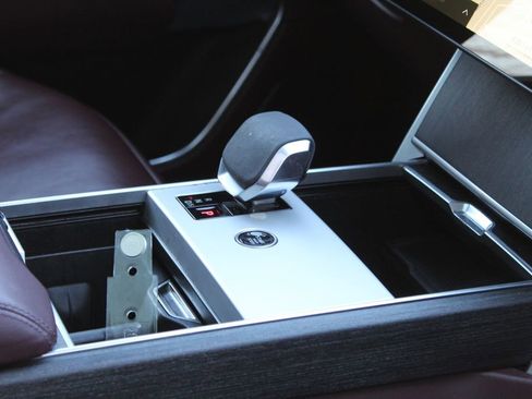 Used 2024 Land Rover Range Rover SE image 29