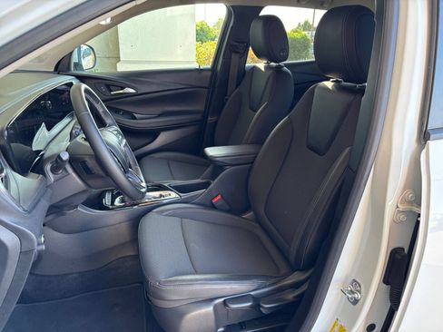 Used 2025 Buick Encore GX Preferred FWD image 36
