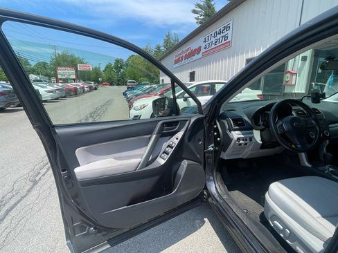 Used 2015 Subaru Forester 2.5i Premium w/ All-Weather Package AWD/4WD image 10