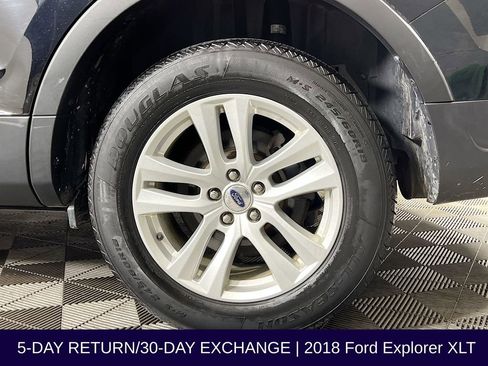 Used 2018 Ford Explorer XLT image 35
