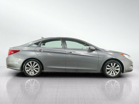 Used 2011 Hyundai Sonata SE w/ Navigation & Sunroof Pkg 4 FWD image 6