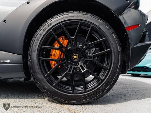 Used 2024 Lamborghini Huracan Sterrato image 40
