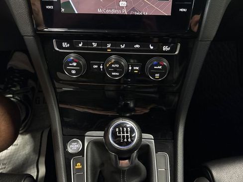 Used 2018 Volkswagen Golf R 4-Door AWD/4WD image 34