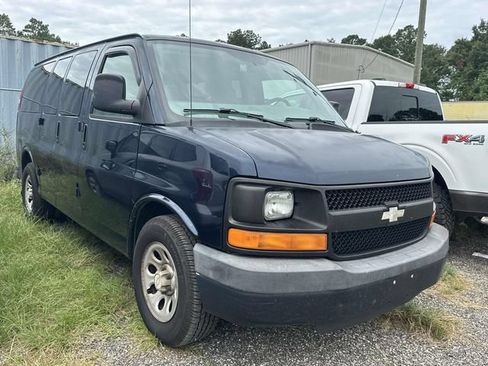 Used 2009 Chevrolet Express 1500 Passenger RWD image 13