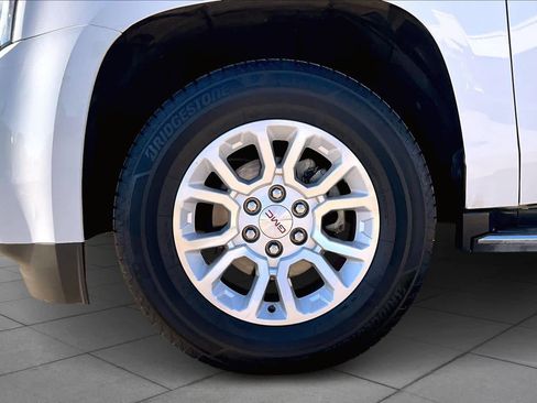 Used 2019 GMC Yukon XL SLT w/ Open Road Package image 10