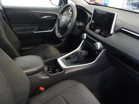 Used 2025 Toyota RAV4 XLE AWD/4WD image 22