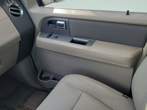 Used 2013 Ford Expedition XLT RWD image 13