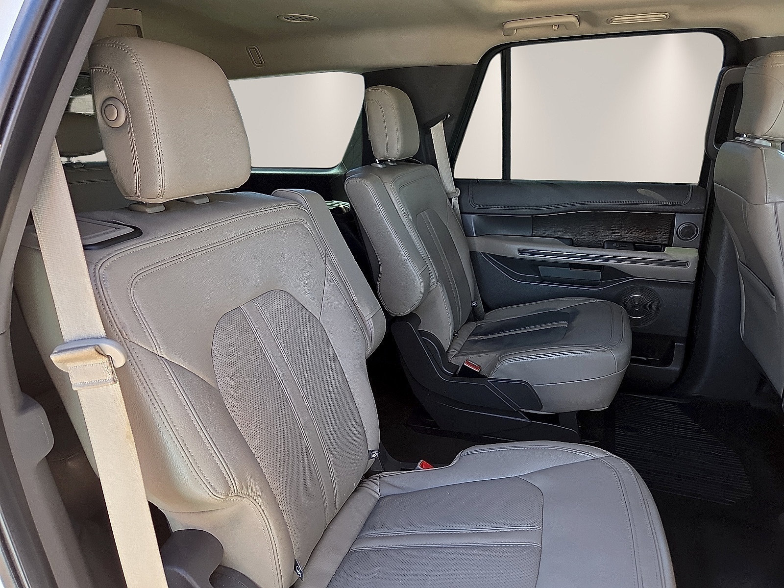 Used 2020 Ford Expedition Limited w/ Equipment Group 302A RWD image 9