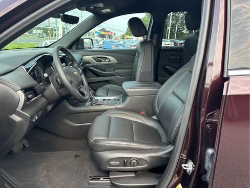 Certified 2023 Chevrolet Traverse LT w/ LT Premium Package AWD/4WD image 8
