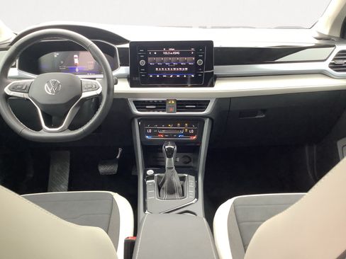 New 2026 Volkswagen Taos SE FWD image 13