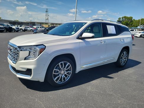 Used 2023 GMC Terrain Denali w/ Denali Premium Package AWD/4WD image 2