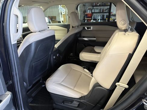 Used 2020 Ford Explorer XLT w/ Equipment Group 202A image 9