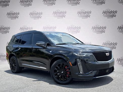 Used 2023 Cadillac XT6 Sport w/ Technology Package AWD/4WD image 2