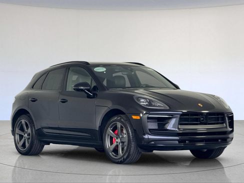 Certified 2026 Porsche Macan S AWD/4WD image 10