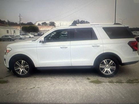 Used 2024 Ford Expedition Limited RWD image 8