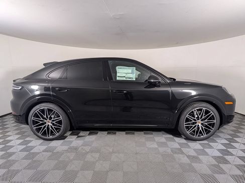 New 2026 Porsche Cayenne GTS AWD/4WD image 8