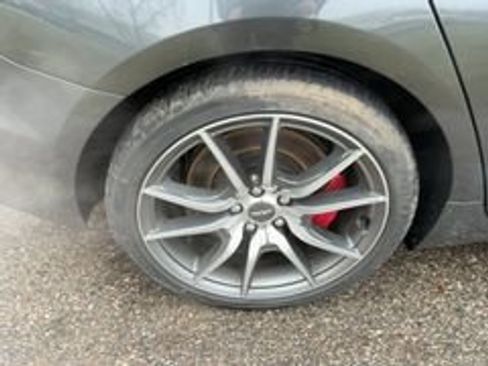 Used 2021 Genesis G70 3.3T image 9