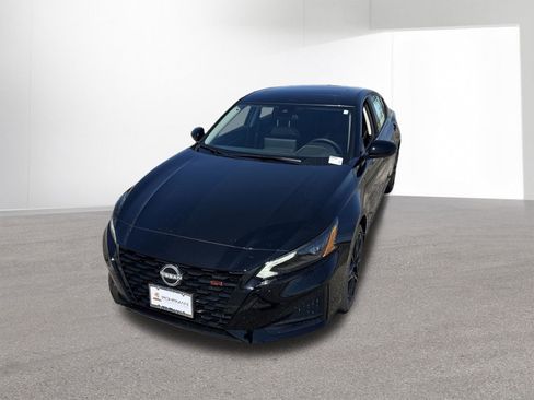 New 2026 Nissan Altima 2.5 SR w/ SR Midnight Edition Package image 37
