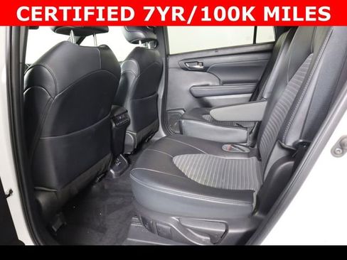 Used 2022 Toyota Highlander XSE image 16