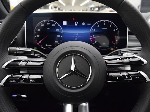 Used 2024 Mercedes-Benz CLE 300 4MATIC Coupe image 22
