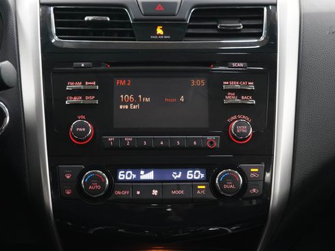 Used 2013 Nissan Altima 2.5 SV FWD image 16