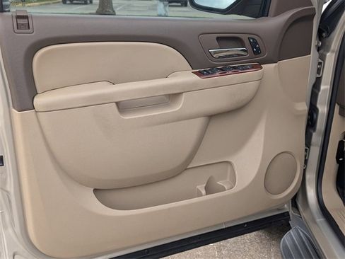 Used 2011 Chevrolet Suburban LT w/ Luxury Package image 10