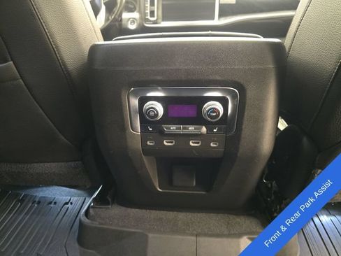 Used 2021 GMC Yukon Denali w/ Denali Premium Package AWD/4WD image 14