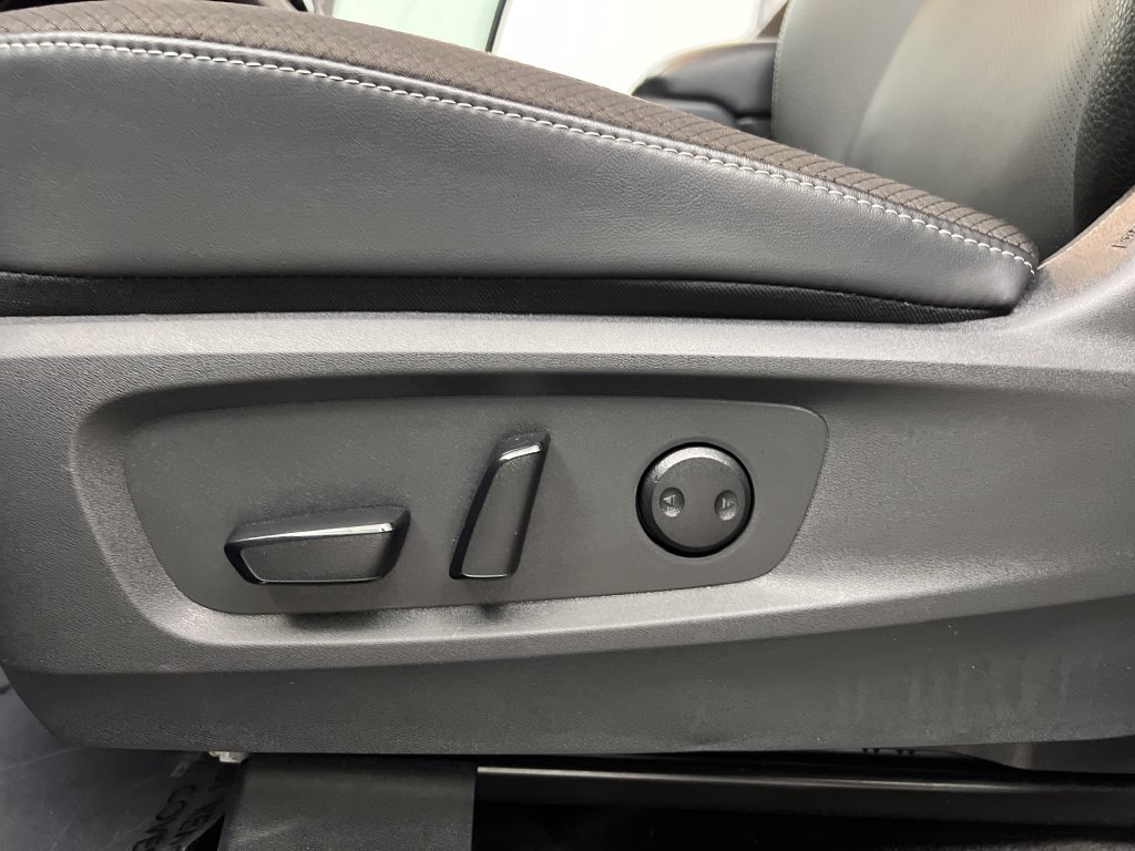 Used 2026 Nissan Pathfinder SL FWD image 13