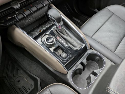 Certified 2024 GMC Canyon Denali image 23