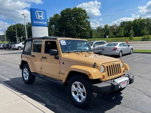 Used 2013 Jeep Wrangler Unlimited Sahara AWD/4WD image 5