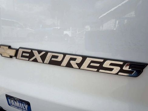 Used 2017 Chevrolet Express 3500 LS RWD image 20