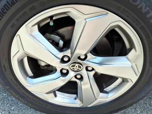 Used 2021 Toyota RAV4 XLE Premium AWD/4WD image 11