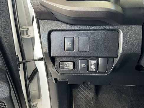 Used 2022 Toyota Tacoma TRD Off-Road image 16