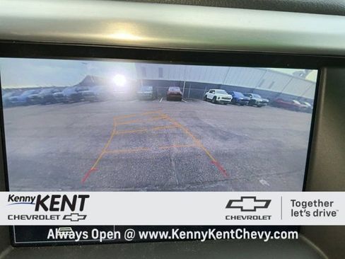 Certified 2023 GMC Acadia SLE w/ Driver Convenience Package image 6